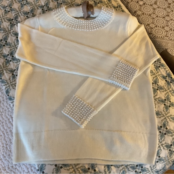 Justin Laurent Sweater finished with pearl beading - Picture 4 of 7